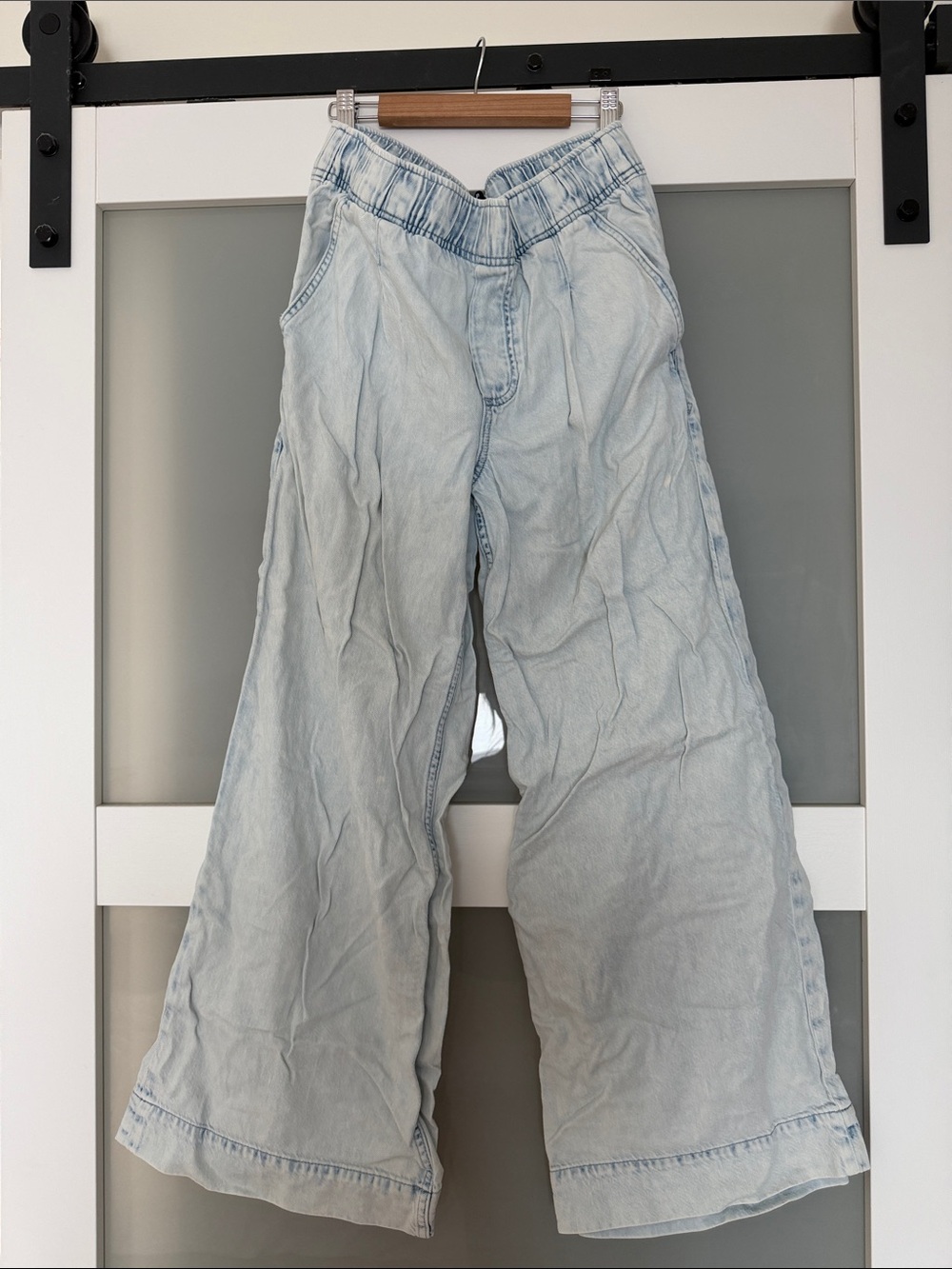 GAP Mid Rise UltraSoft Pleated Easy Baggy Jeans S